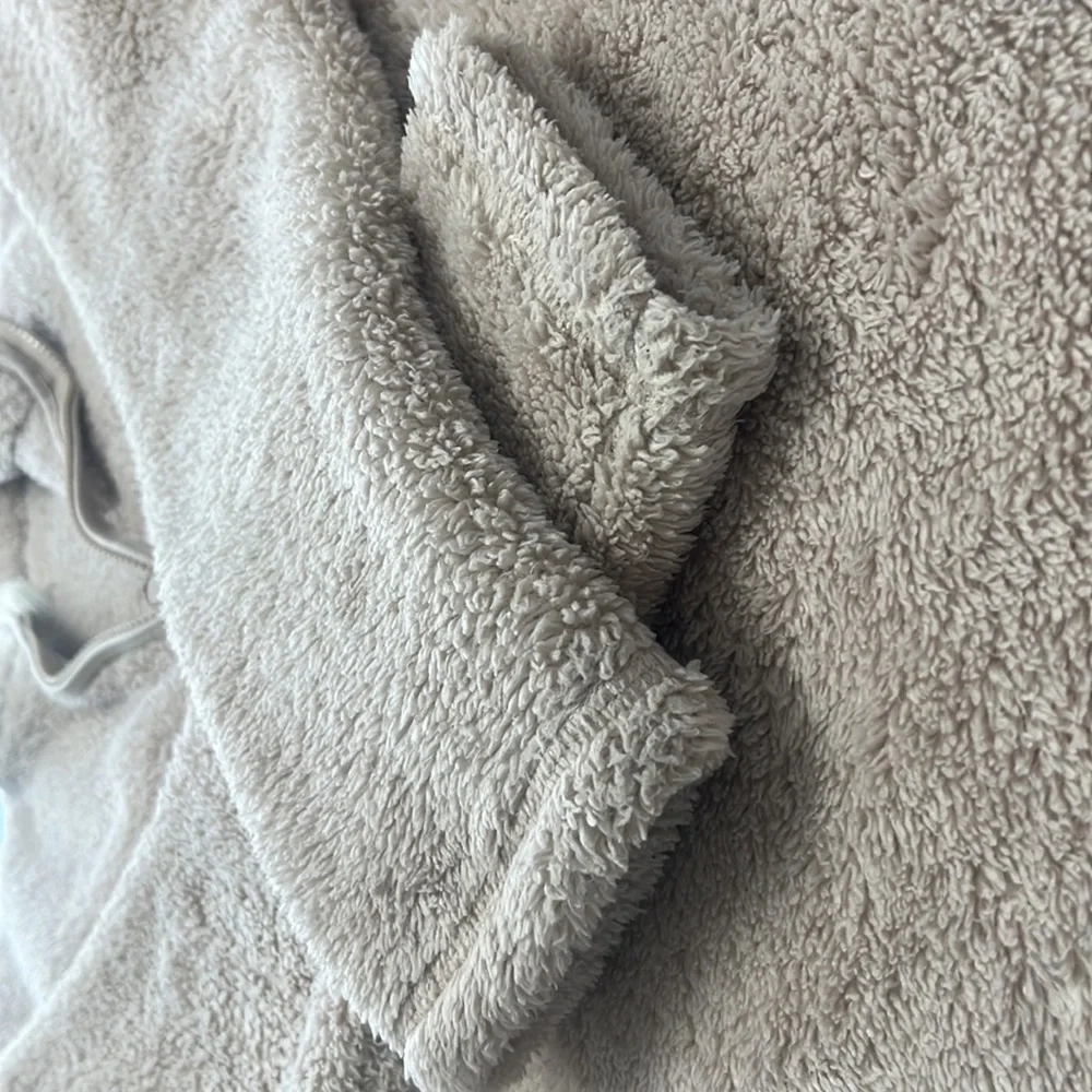 H&M Half Zip Sherpa Fleece in Beige - Picture 3 of 9